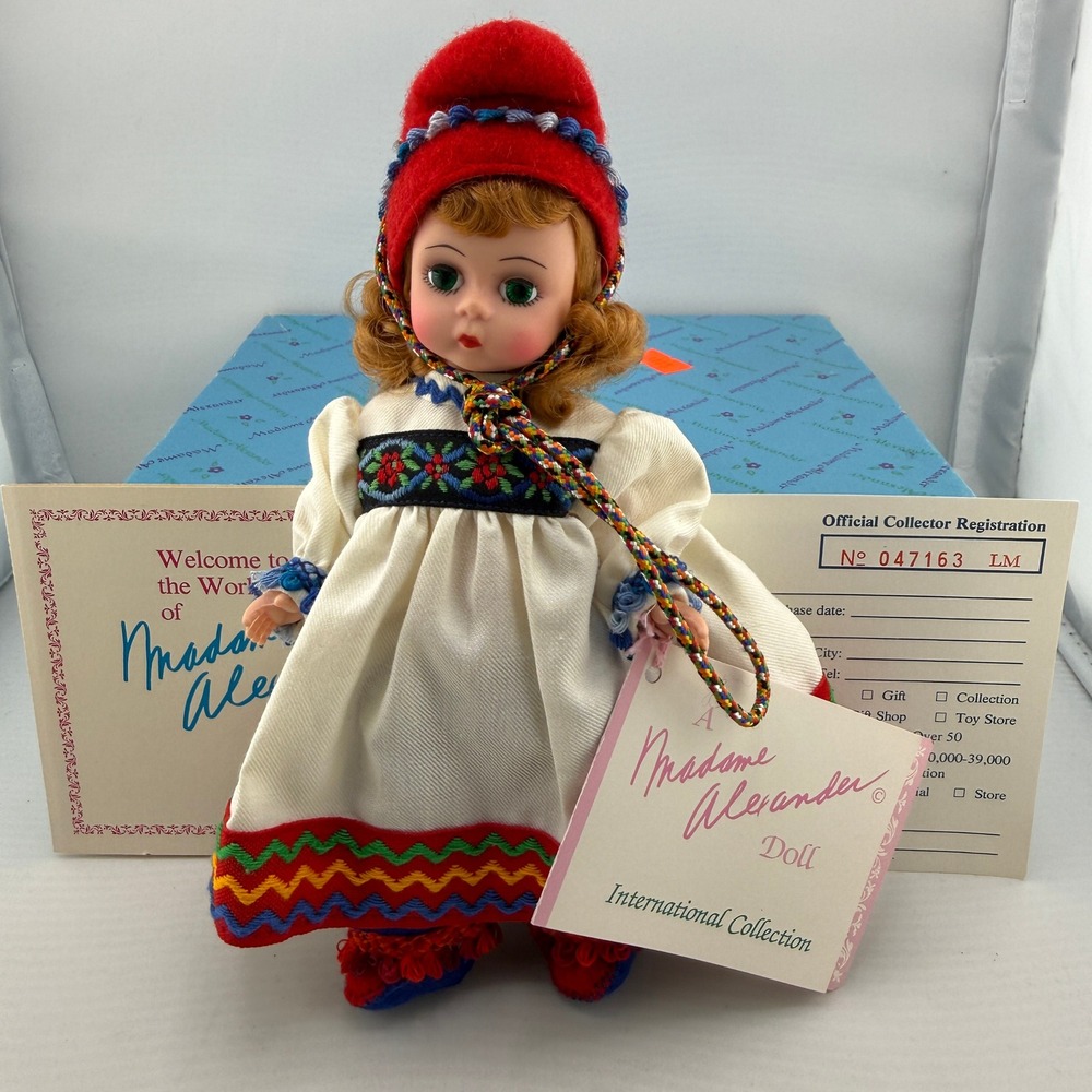 Madame Alexander Lapland Doll International Collection 537 Red Green Excellent